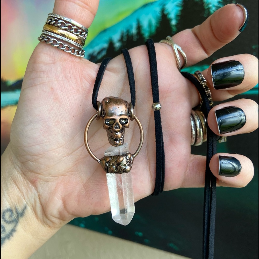 Skull crystal necklace . Clear crystal quartz electroplated copper skull leather - Picture 3 of 16